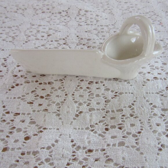 Ceramic placecard holders with basket for flowers,candies,nuts in pink & purple - Picture 8 of 11